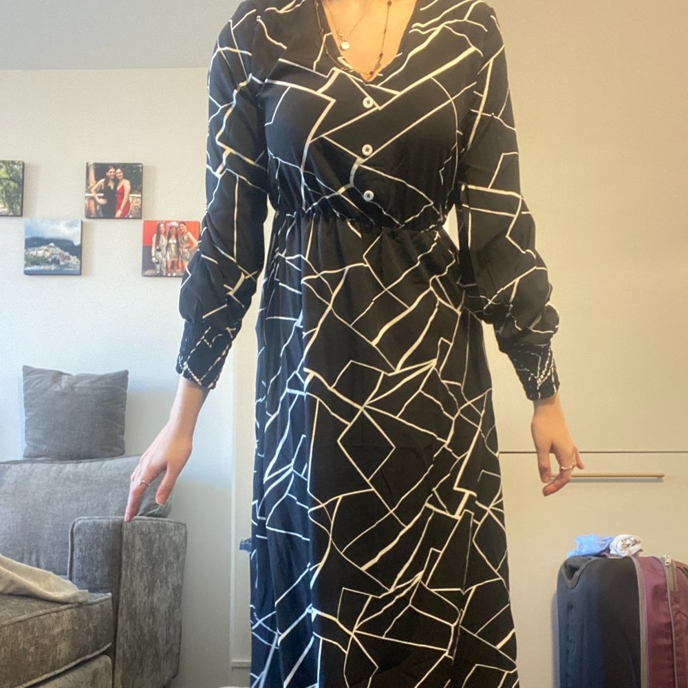Black and white patterned long sleeve maxi dress size small